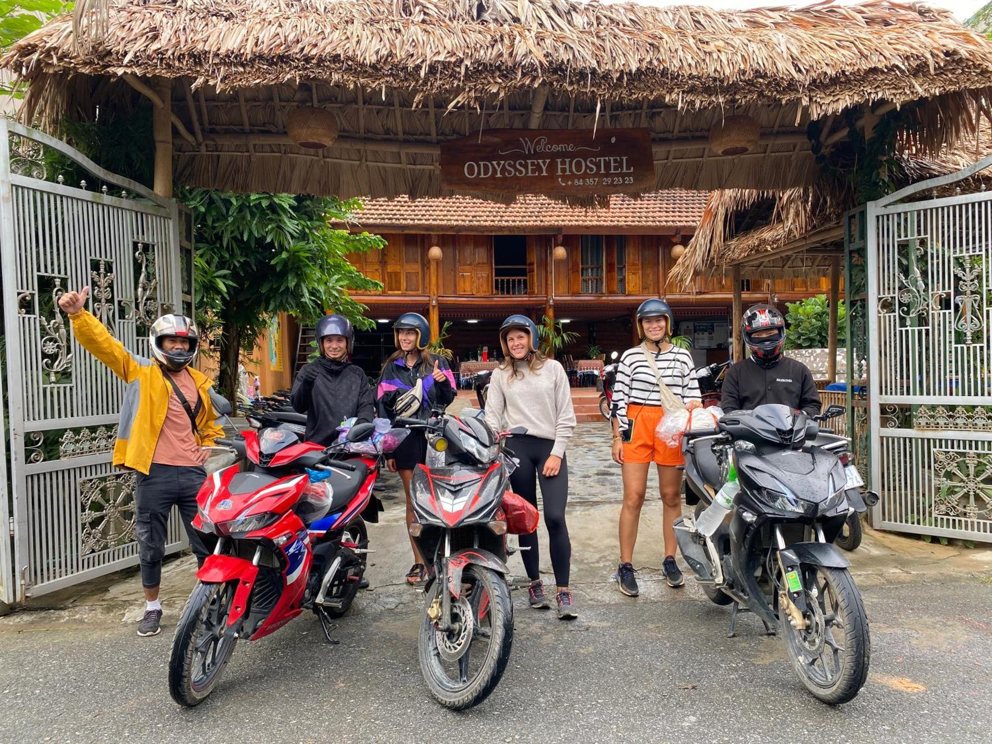 Odyssey Hostel, Tours & Motorbikes Rental Hà Giang Ngoại thất bức ảnh